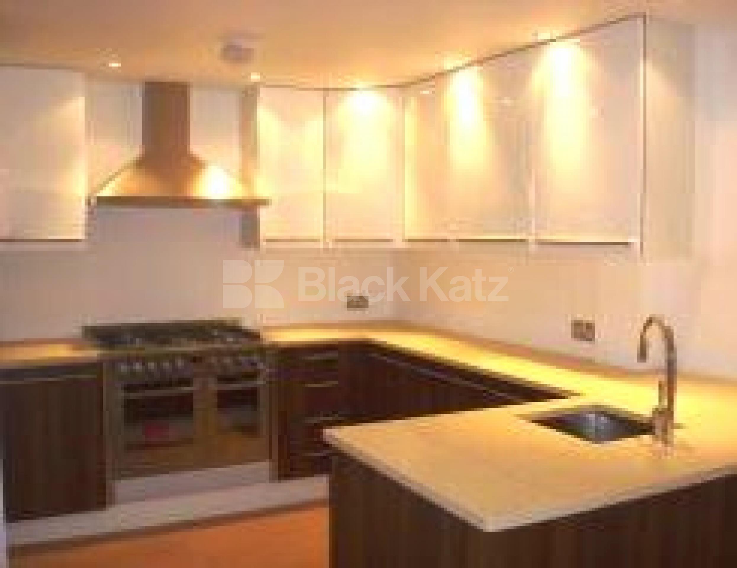 			MUST SEE !!!!!!!, 3 Bedroom, 1 bath, 1 reception Flat			 St Johns Way, ARCHWAY N19